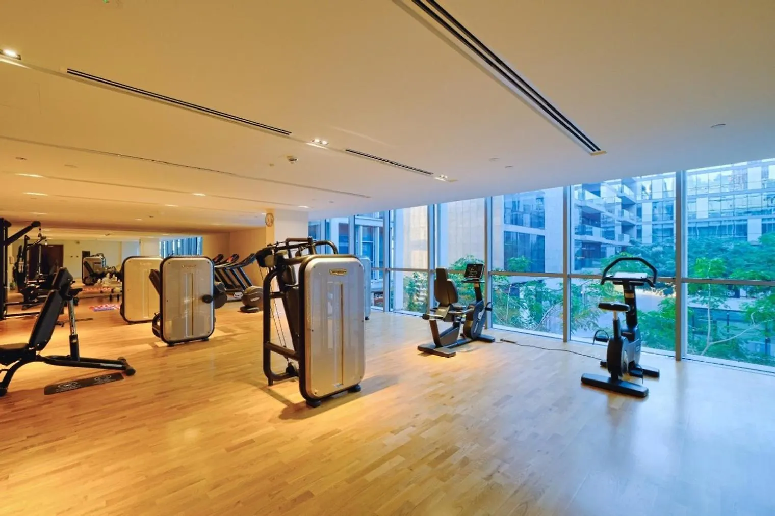 Blueground Building 24 Pool Gym City View Dxb-1385 Dubai Apartment
