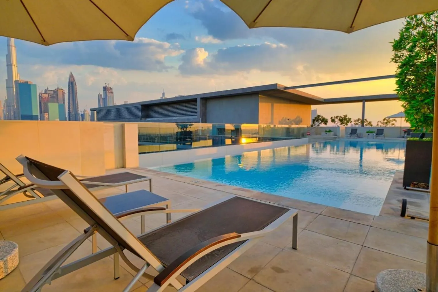 Apartment Blueground Building 24 Pool Gym City View Dxb-1385 Dubai United Arab Emirates