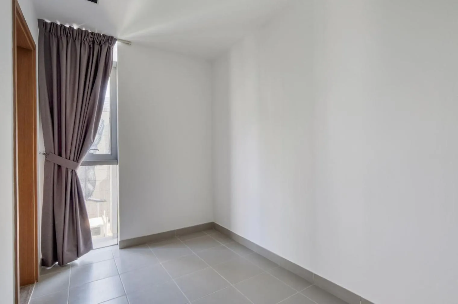 Blueground Building 24 Pool Gym City View Dxb-1385 Dubai Apartment