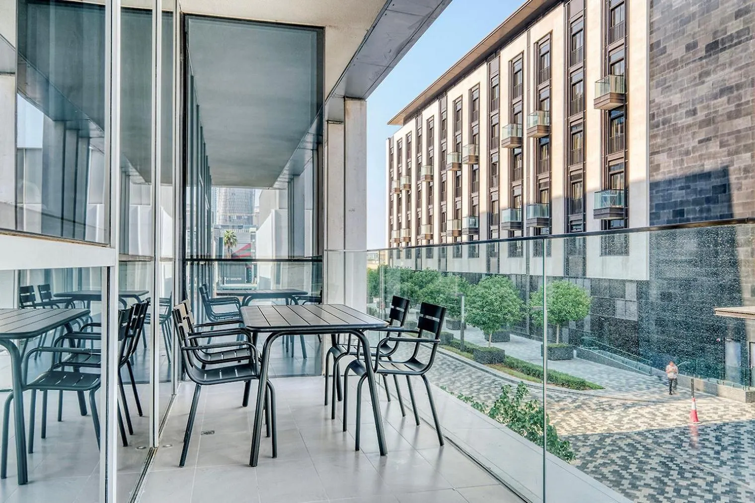Blueground Building 24 Pool Gym City View Dxb-1385 Dubai